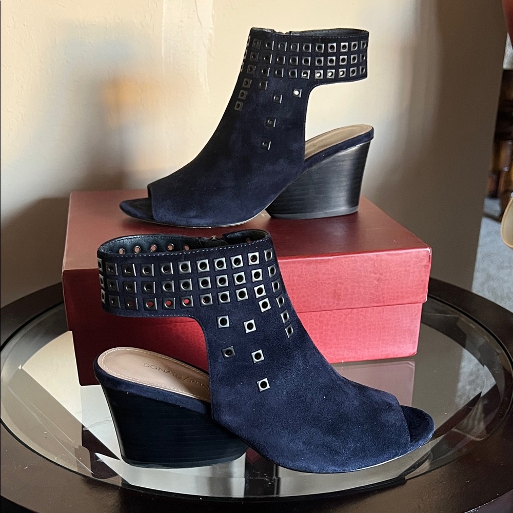 Donald Pliner Elegant Navy Blue Women's Heeled Sandals